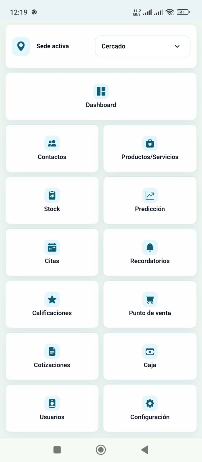 Vista móvil de VetClick con módulos de dashboard, contactos, stock, citas, ventas, caja y configuración